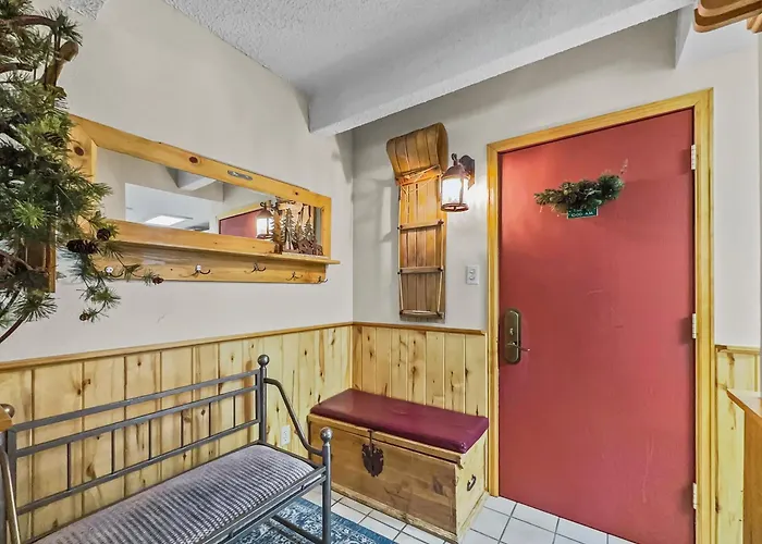 Apartment Wh102 Wheeler House *