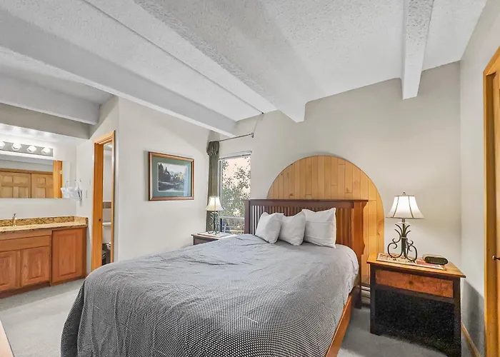 Wh102 Wheeler House Apartment *