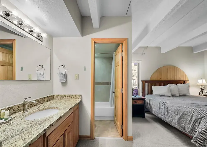 Wh102 Wheeler House Apartment *